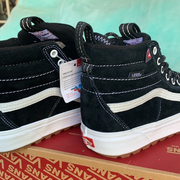 VANS SK8-Hi MTE 2.0 Dx Black/True White Men’s - Picture 11 of 16